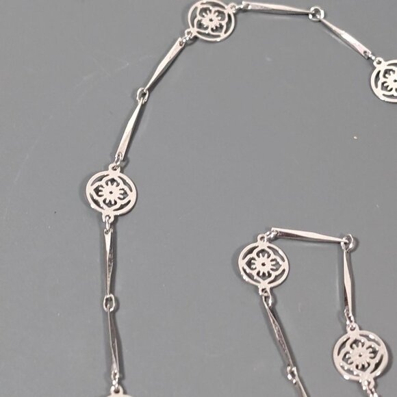 Vintage Avon Flower Lace Filigree Bar Chain Long Necklace Silver Tone 26" - Picture 6 of 9